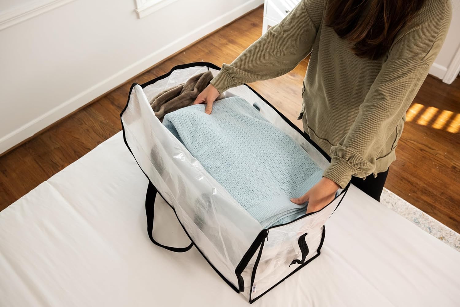 ClearSpace Oversized Moving Bags or Storage Bag – Large Moving Boxes with Backpack Straps, Zippers & Handles – Heavy-Duty Packing Bags for Moving, College Dorm, Christmas Decorations, 6 Pack - Image 5